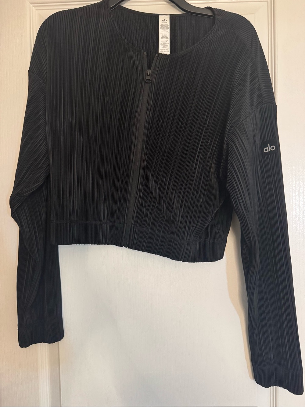 ALO Yoga Black Cropped Zip Jacket